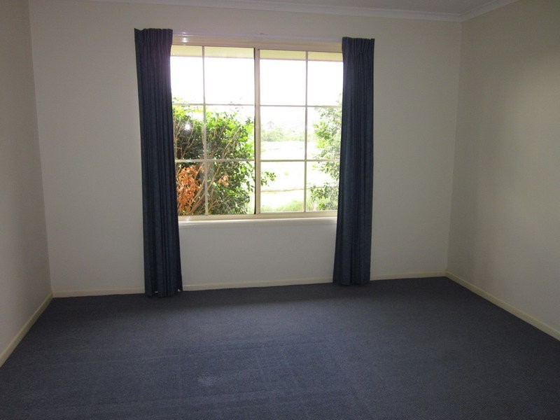 17 Yvonne Street, Highworth QLD 4560