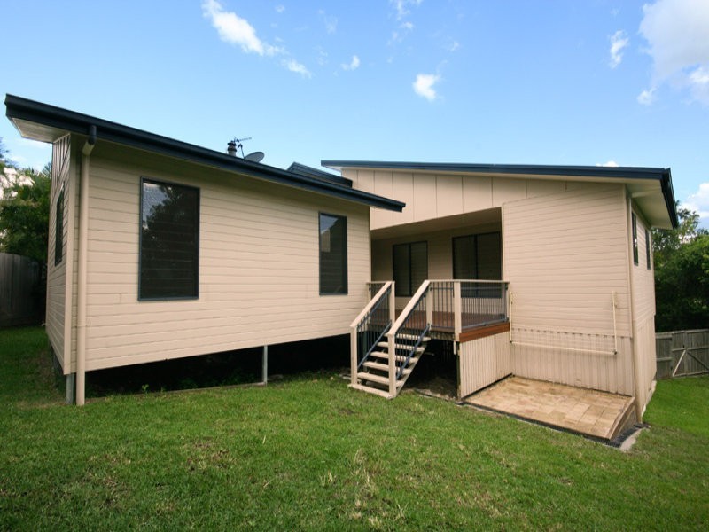 3 Fernlea Street, Nambour QLD 4560