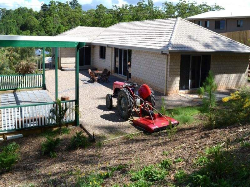 16 Tuckers Creek Drive, Nambour QLD 4560