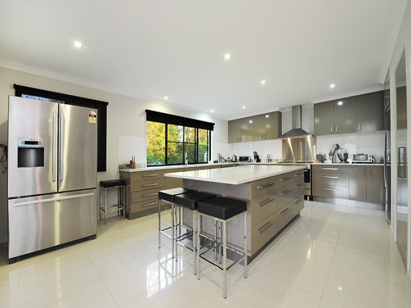 6 Aland Place, Palmwoods QLD 4555