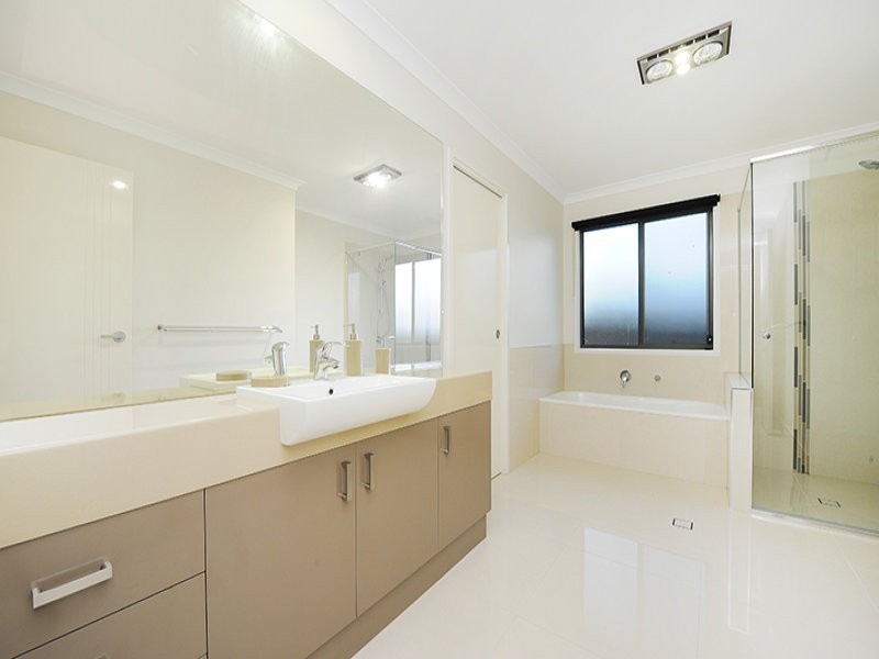 6 Aland Place, Palmwoods QLD 4555