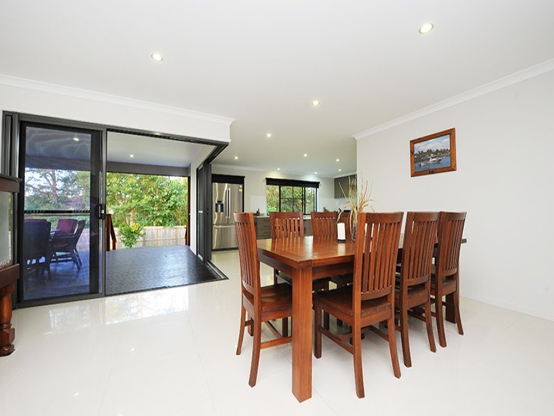 6 Aland Place, Palmwoods QLD 4555