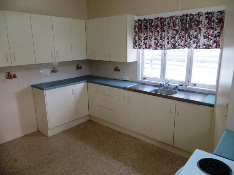 15 Mount Pleasant Road, Nambour QLD 4560