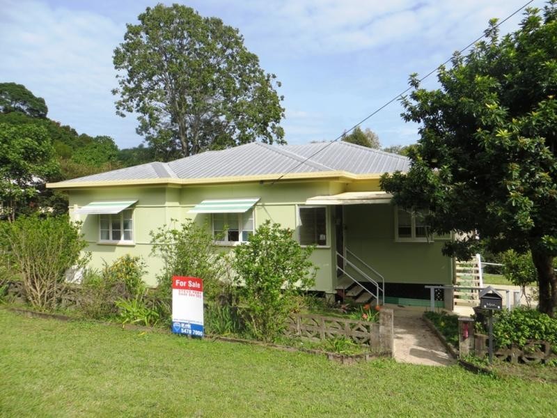 15 Mount Pleasant Road, Nambour QLD 4560