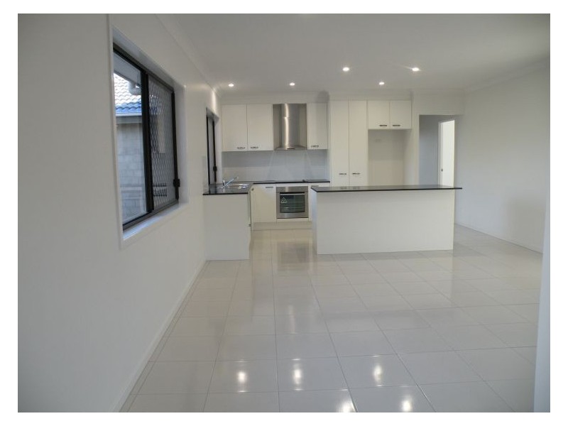 33 James Whalley Drive, Burnside QLD 4560