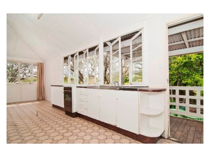 15 Magnolia Street, Nambour QLD 4560