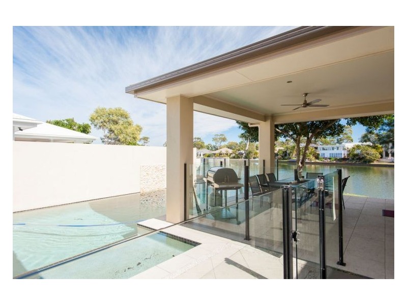 14 Veerings Crescent, Twin Waters QLD 4564