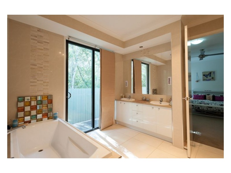 14 Veerings Crescent, Twin Waters QLD 4564