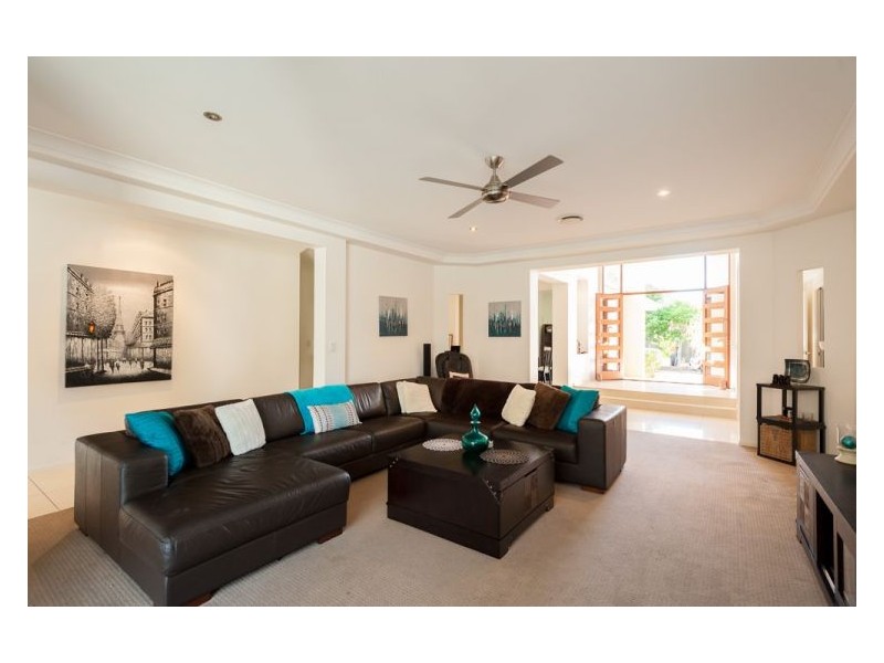 14 Veerings Crescent, Twin Waters QLD 4564