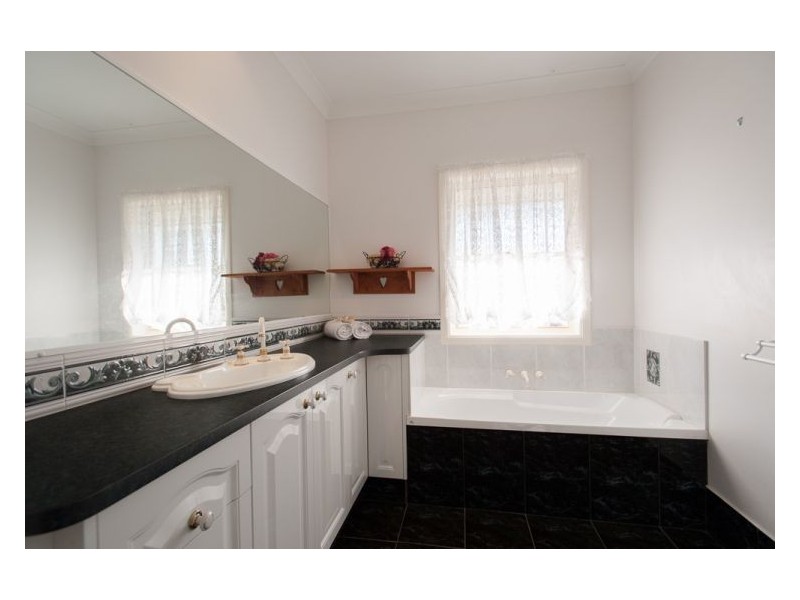 2A Murray Grey Drive, Kureelpa QLD 4560