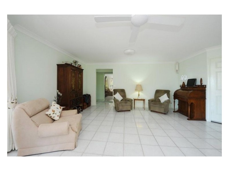 1 Albatross Avenue, Nambour QLD 4560