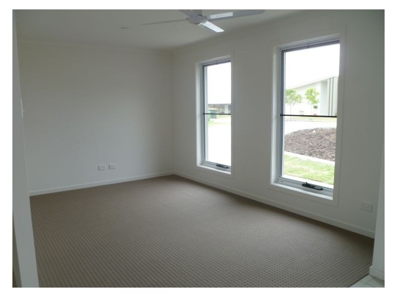 1 Grimes Terrace, Burnside QLD 4560