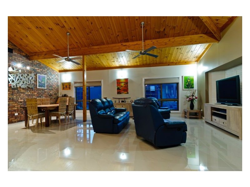 16 Chiltern Court, Coes Creek QLD 4560