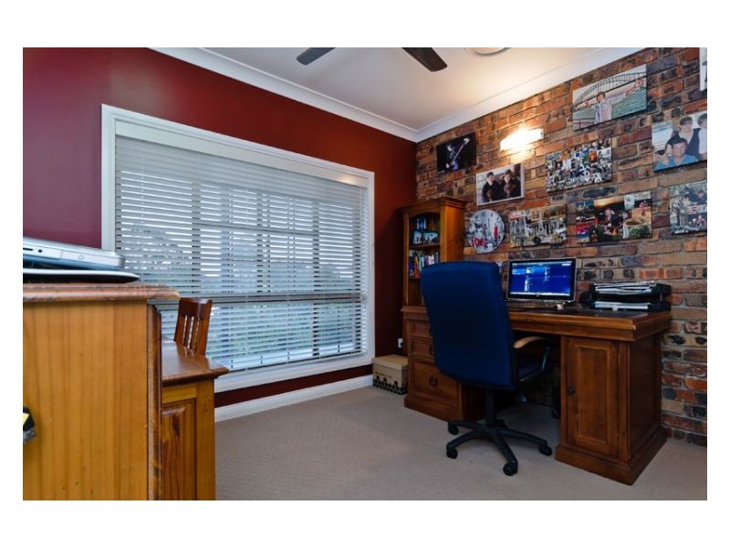 16 Chiltern Court, Coes Creek QLD 4560