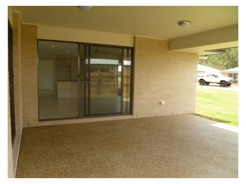 4 Grimes Terrace, Burnside QLD 4560