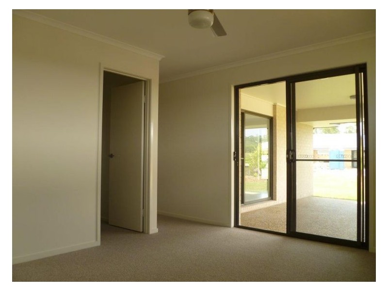 4 Grimes Terrace, Burnside QLD 4560