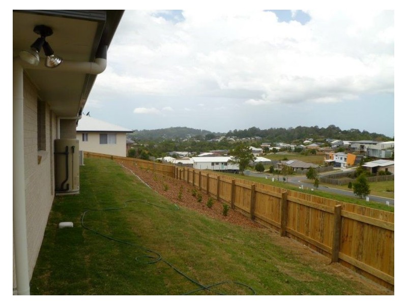 4 Grimes Terrace, Burnside QLD 4560