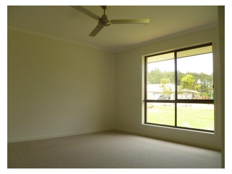 4 Grimes Terrace, Burnside QLD 4560