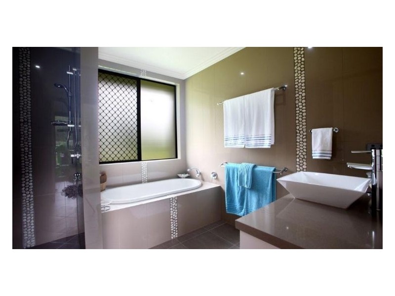 36-40 Golden Valley Place, Valdora QLD 4561