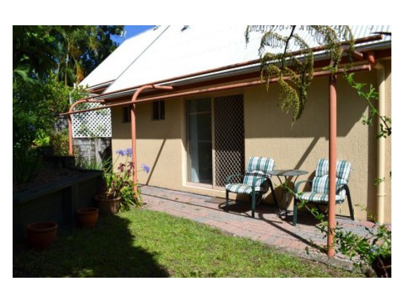 2/13 Fairmeadow Road, Nambour QLD 4560