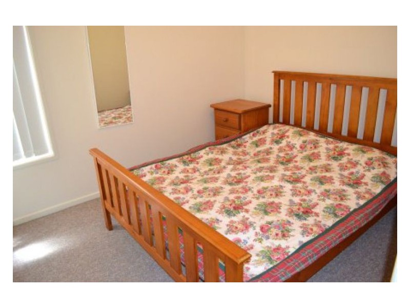 2/13 Fairmeadow Road, Nambour QLD 4560