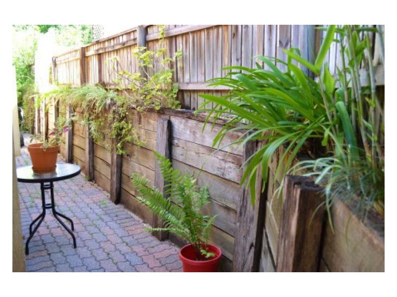 2/13 Fairmeadow Road, Nambour QLD 4560