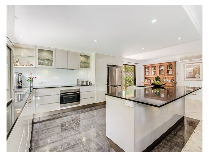 38 Greenhaven Close, Burnside QLD 4560