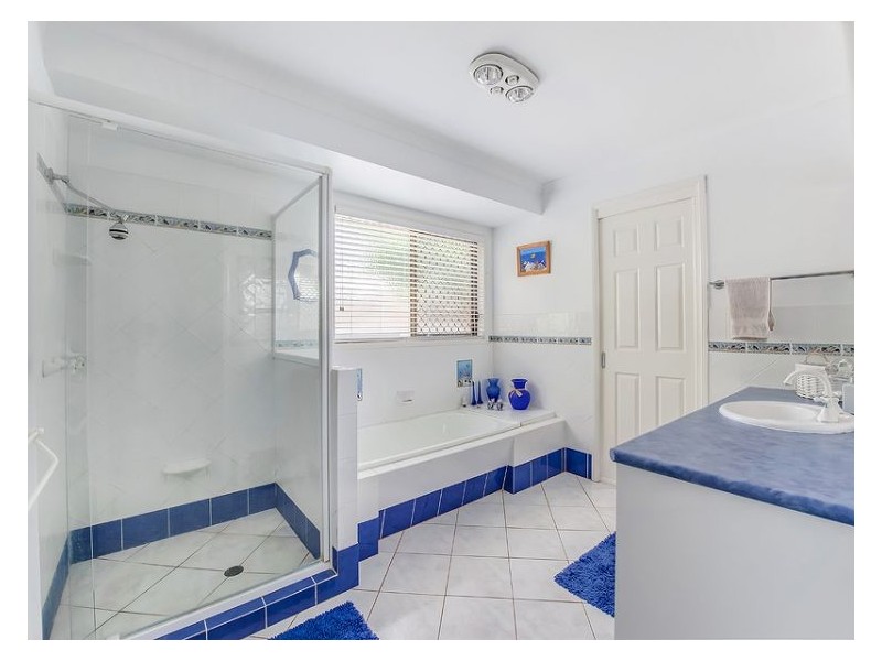 38 Greenhaven Close, Burnside QLD 4560