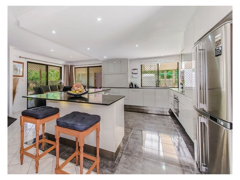 38 Greenhaven Close, Burnside QLD 4560