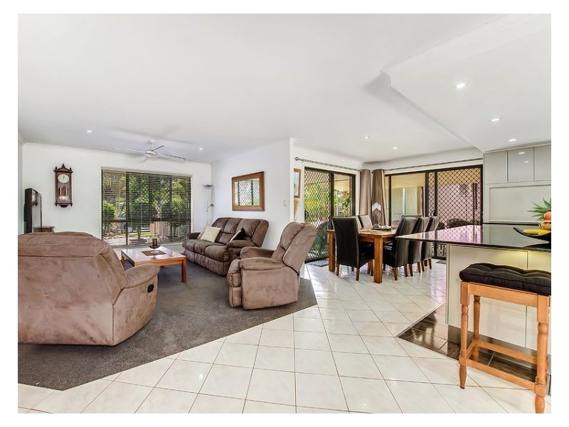 38 Greenhaven Close, Burnside QLD 4560