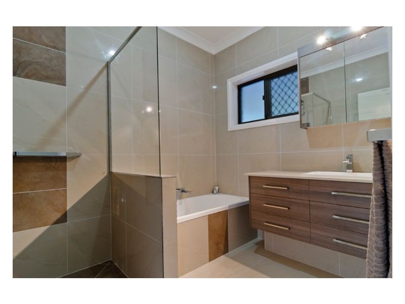 16 Chiltern Court, Coes Creek QLD 4560
