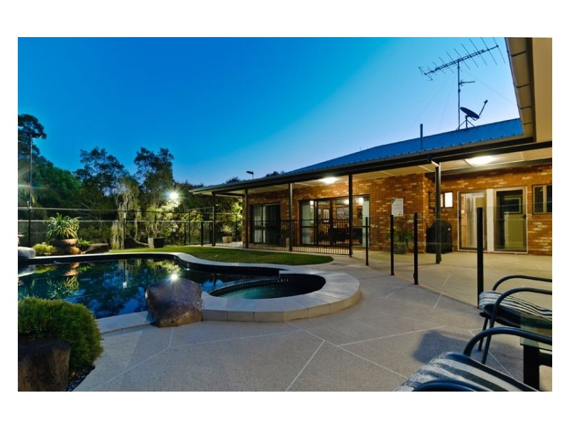 16 Chiltern Court, Coes Creek QLD 4560