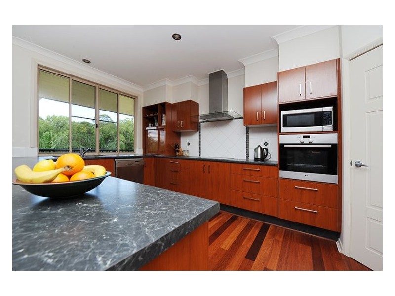 5 Paradise Place, Nambour QLD 4560