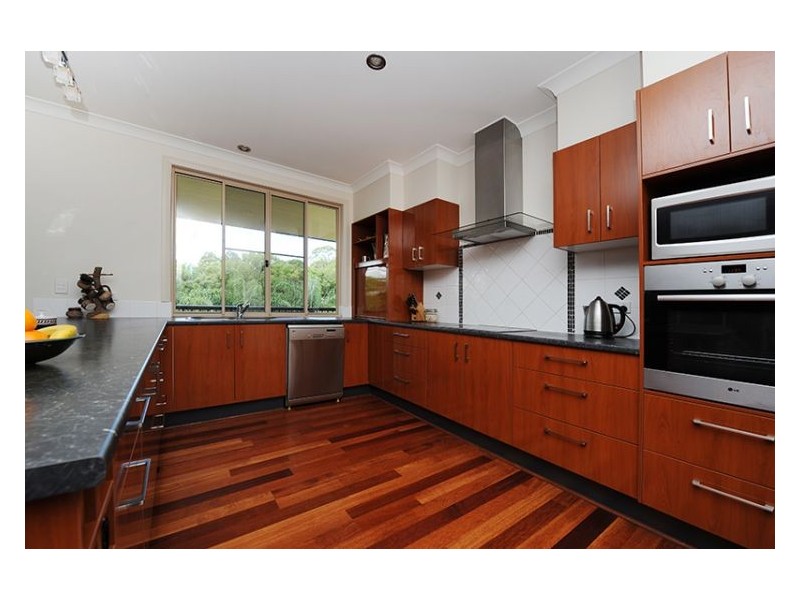 5 Paradise Place, Nambour QLD 4560