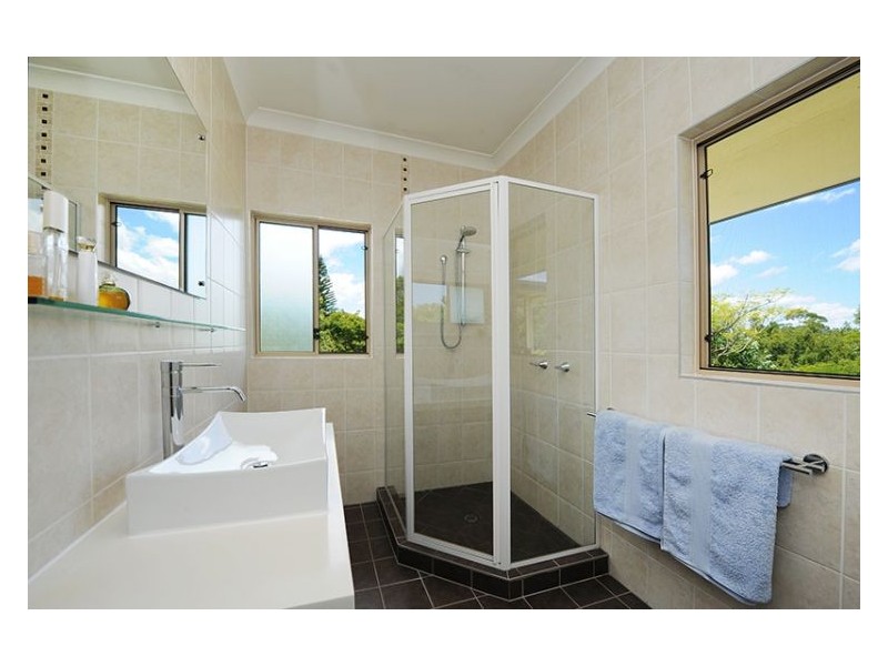 5 Paradise Place, Nambour QLD 4560