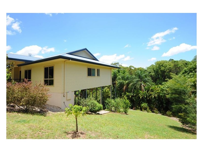 5 Paradise Place, Nambour QLD 4560