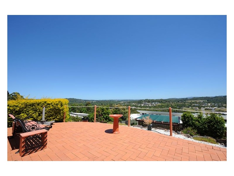 17 Albatross Avenue, Nambour QLD 4560