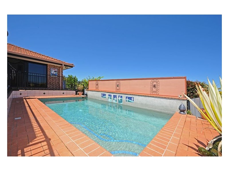 17 Albatross Avenue, Nambour QLD 4560