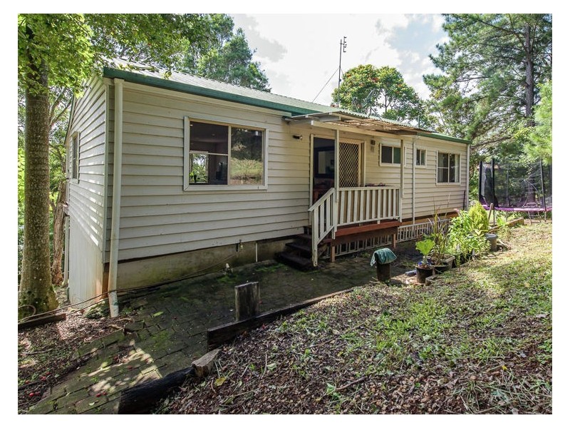 8 Bailey Street, Nambour QLD 4560