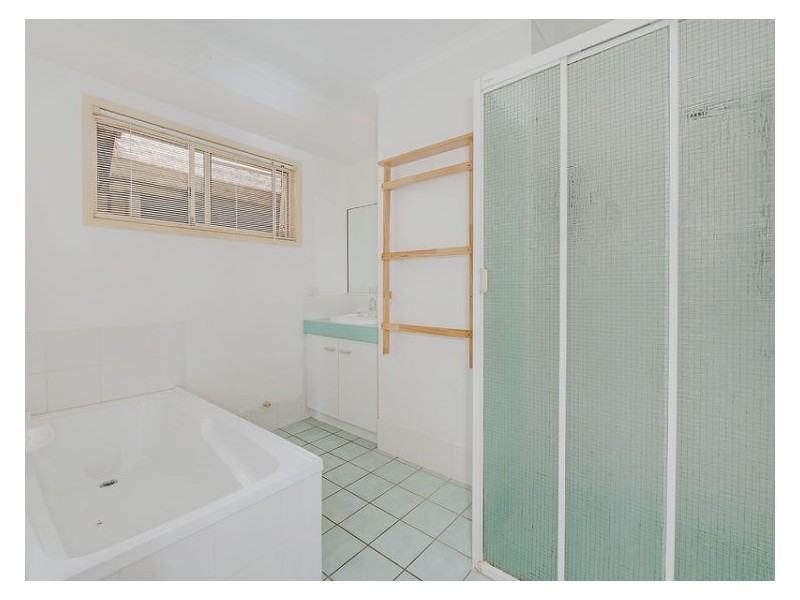 1 Mountain Breeze Court, Coes Creek QLD 4560