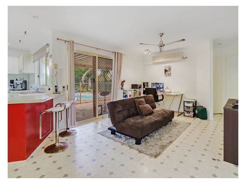 1 Mountain Breeze Court, Coes Creek QLD 4560