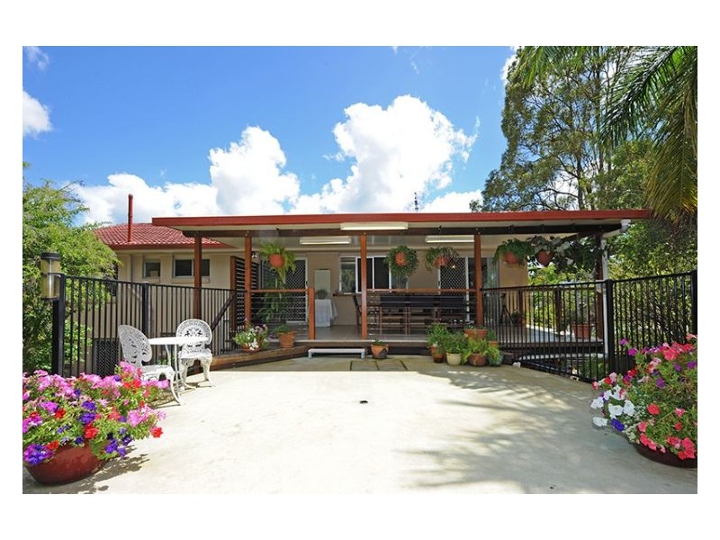 32 Highview Avenue, Nambour QLD 4560
