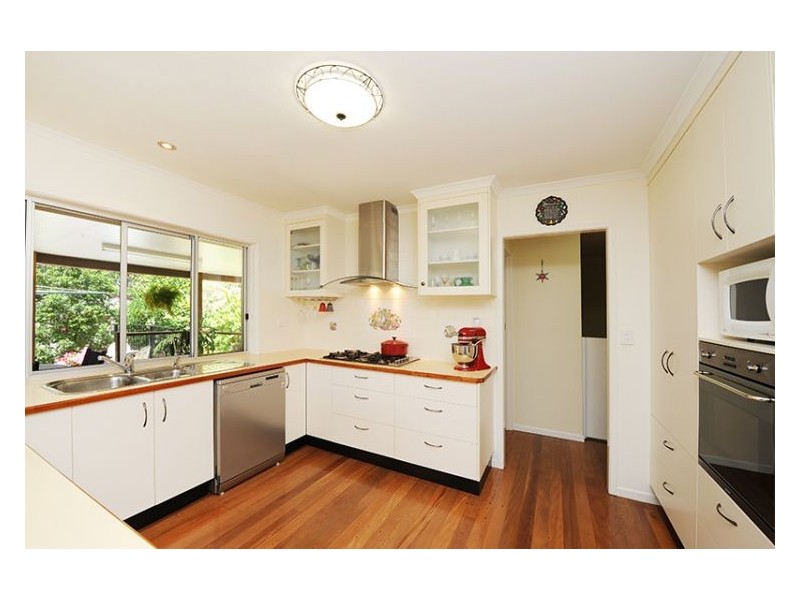 32 Highview Avenue, Nambour QLD 4560
