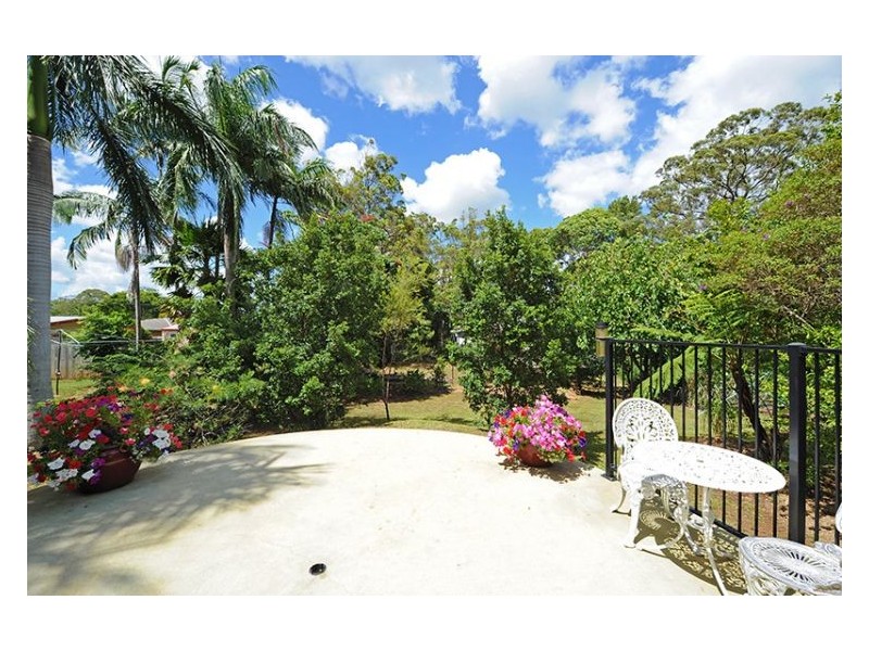 32 Highview Avenue, Nambour QLD 4560