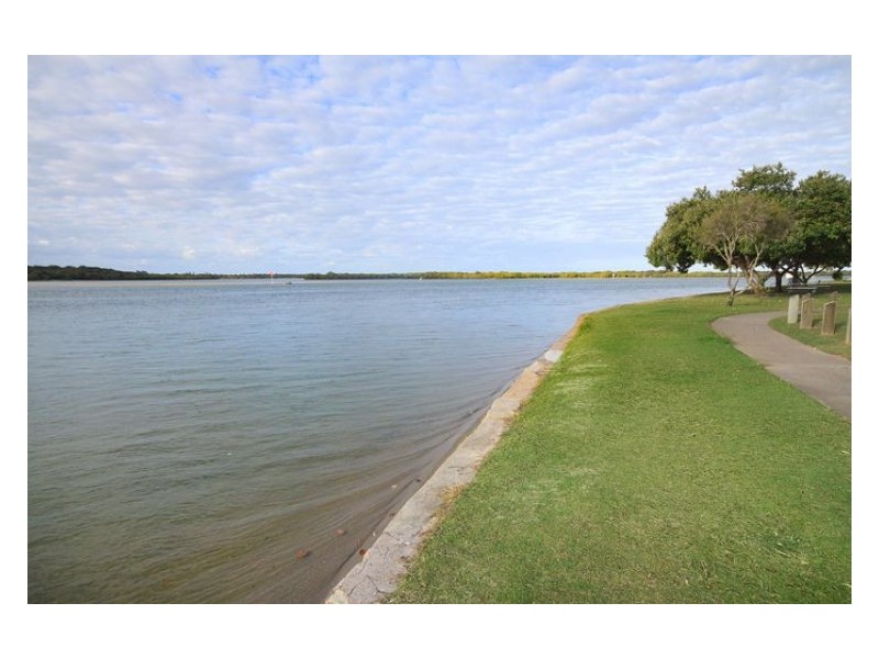 2/87-89 Duporth Avenue, Maroochydore QLD 4558