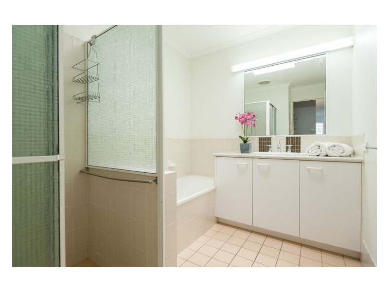 2/152 Broadwater Avenue, Maroochydore QLD 4558