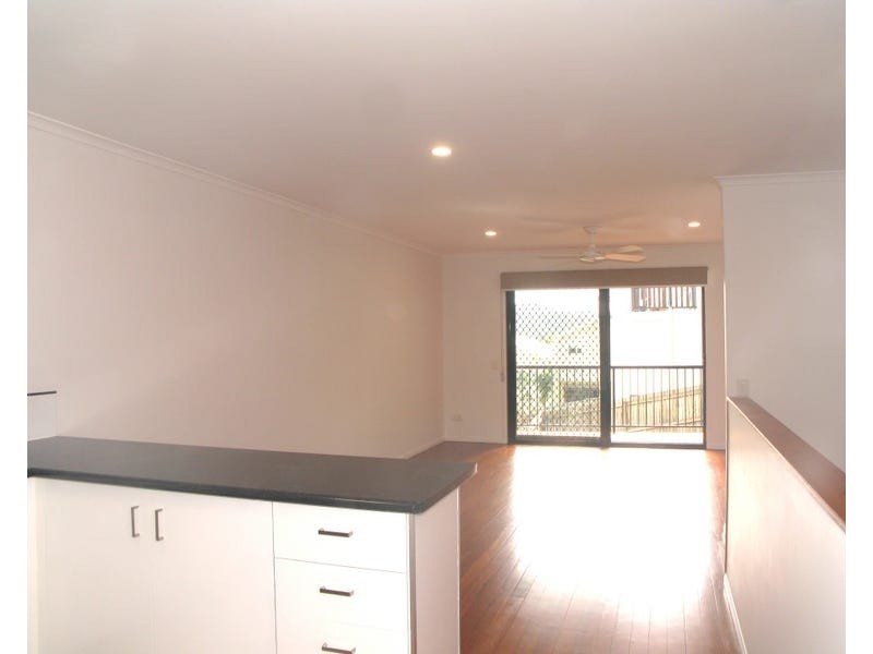 Unit 4/15 Advance Place, Sunrise Beach QLD 4567