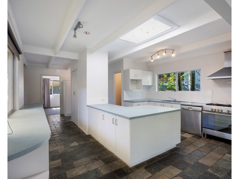 10 Weyba Street, Sunshine Beach QLD 4567