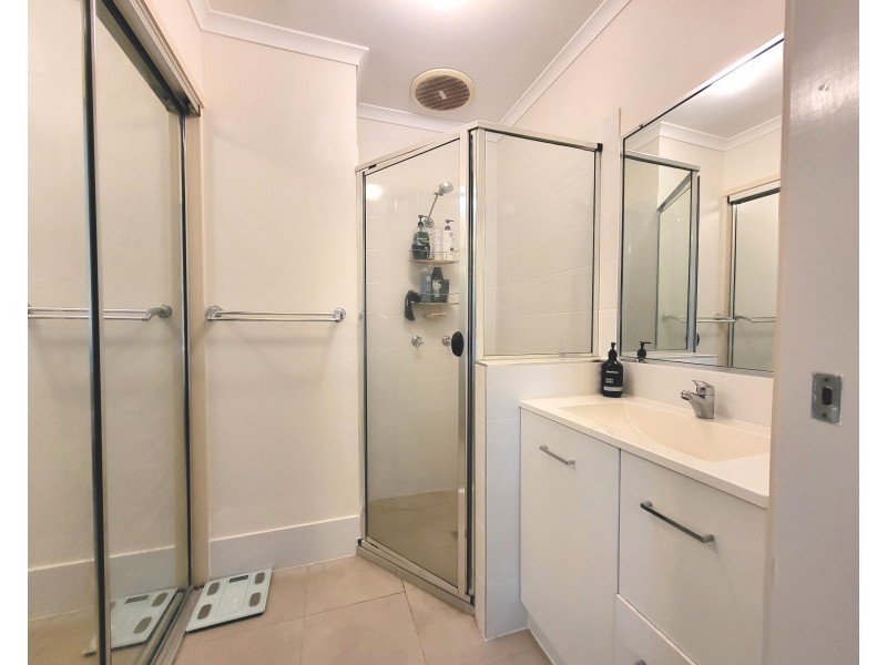 1/17 Advance Place, Sunrise Beach QLD 4567