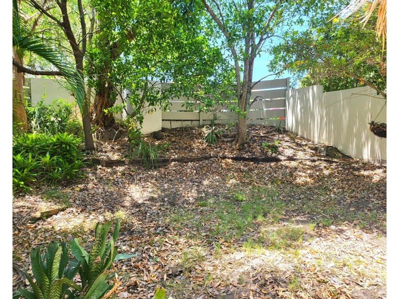 1/17 Advance Place, Sunrise Beach QLD 4567